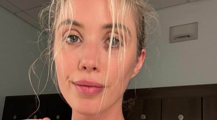 Laura Clery: Actress, Biography, Movies, Husband, Children and Net Worth
