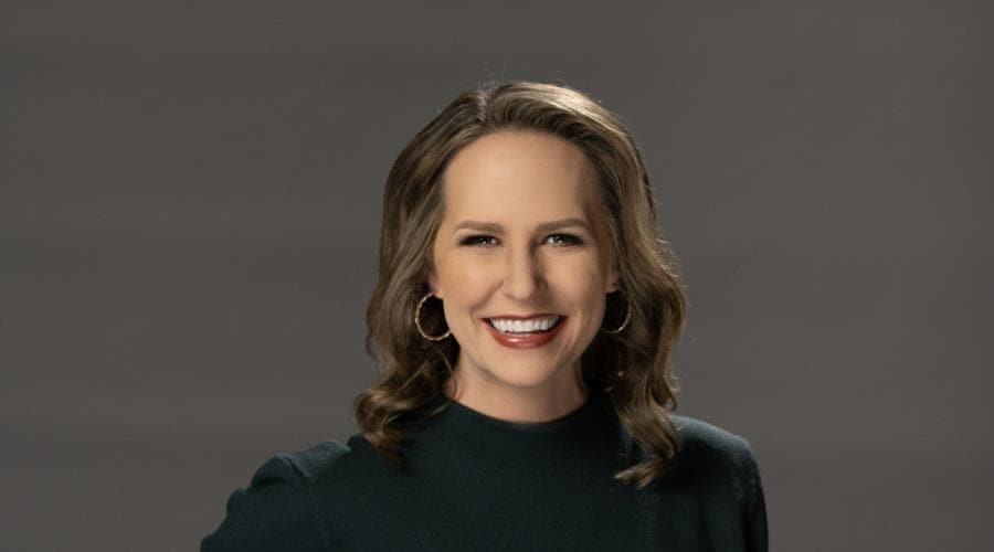Sarah Jindra: WGN-TV, Education, Age, Husband, Bio, and Net Worth